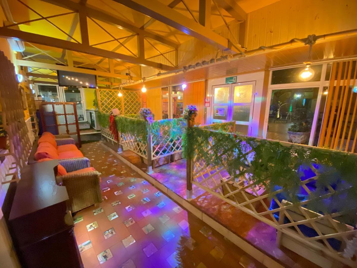 Hostal Avenida Andalucia - Solo Adultos Seville Exterior photo