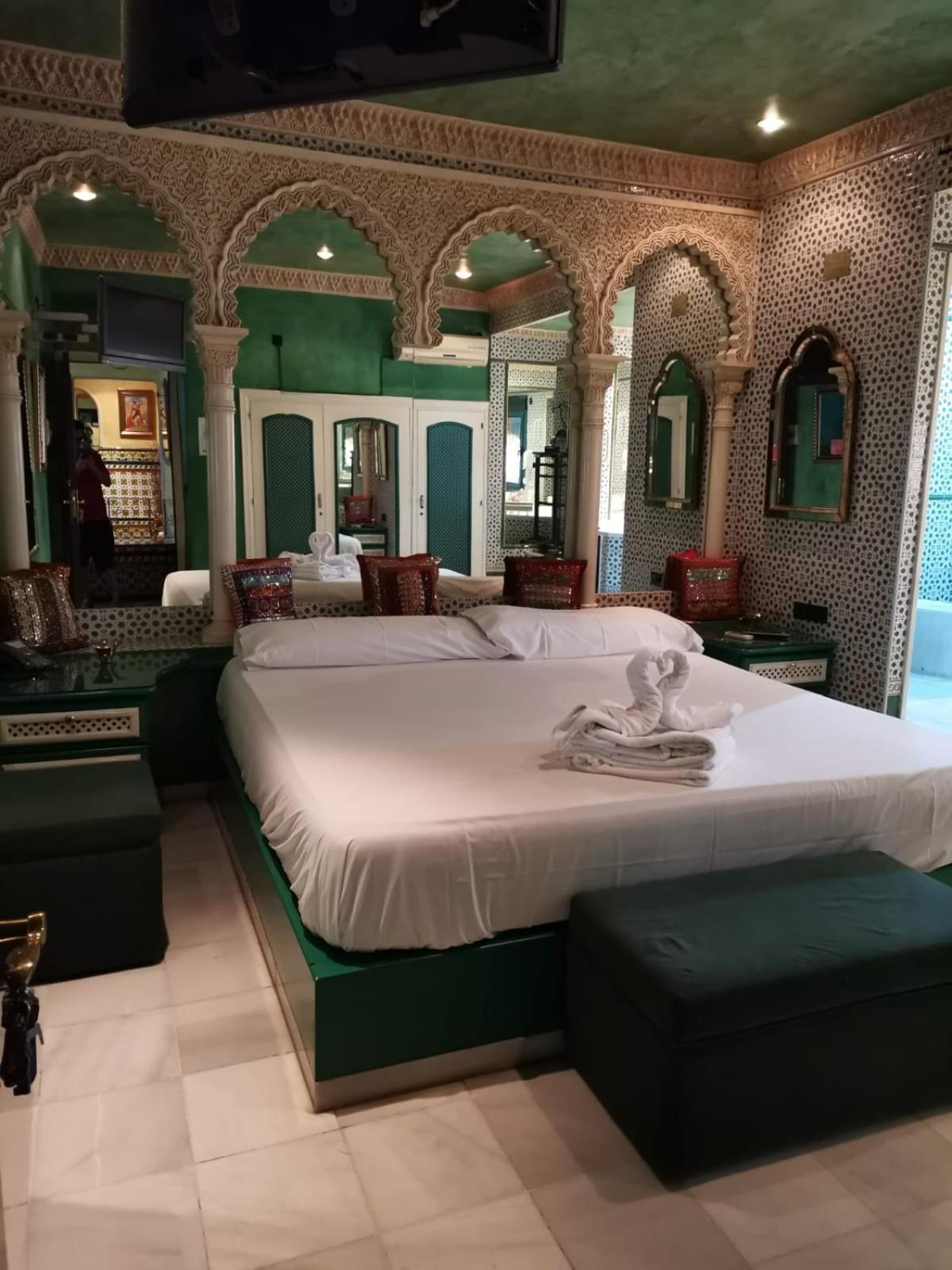 Hostal Avenida Andalucia - Solo Adultos Seville Exterior photo