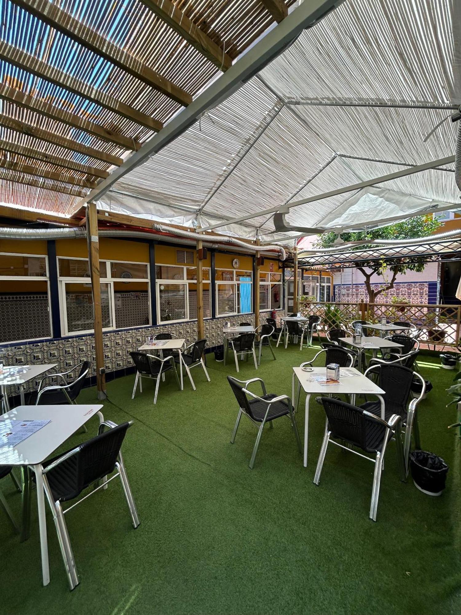 Hostal Avenida Andalucia - Solo Adultos Seville Exterior photo