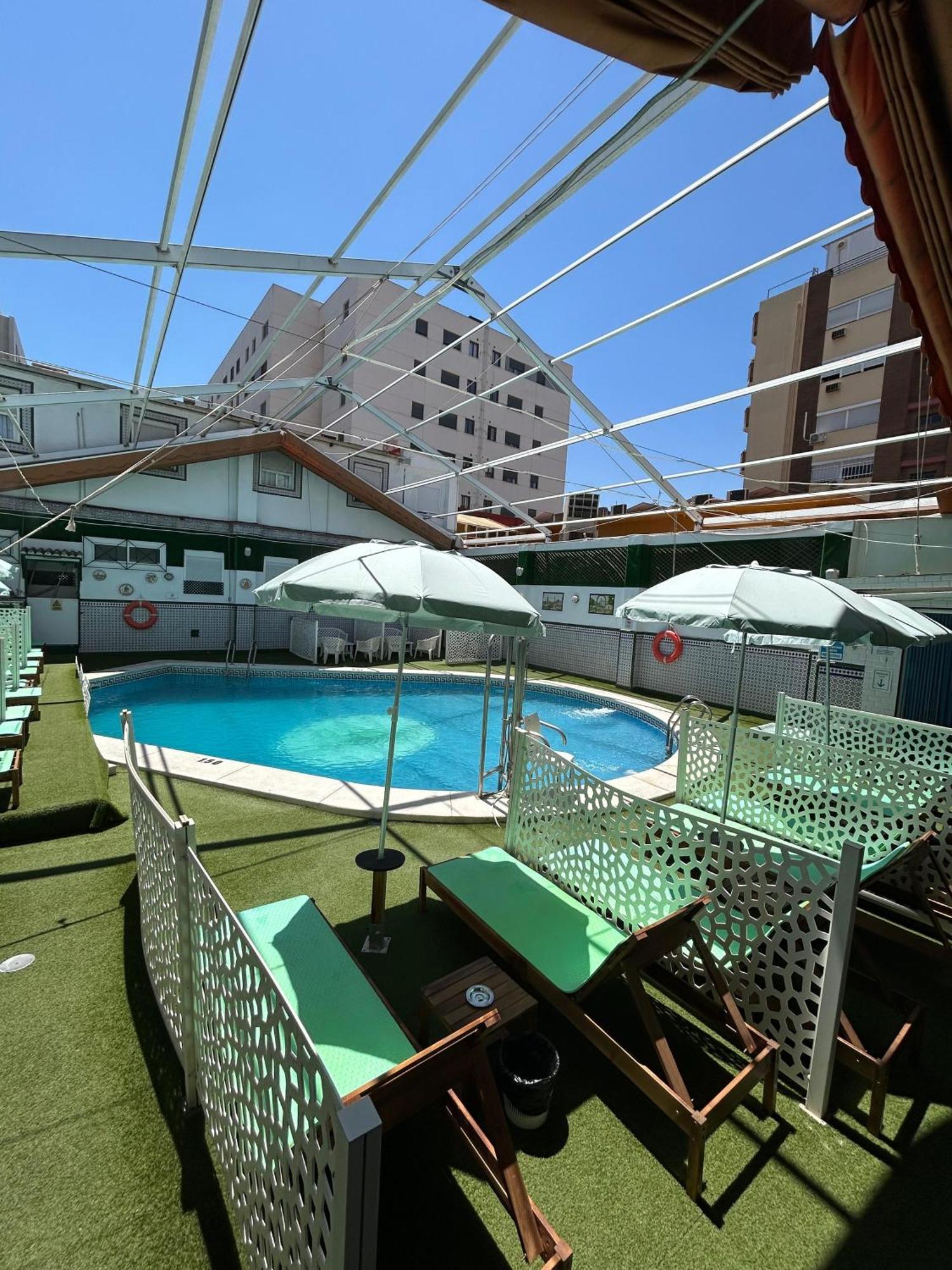Hostal Avenida Andalucia - Solo Adultos Seville Exterior photo