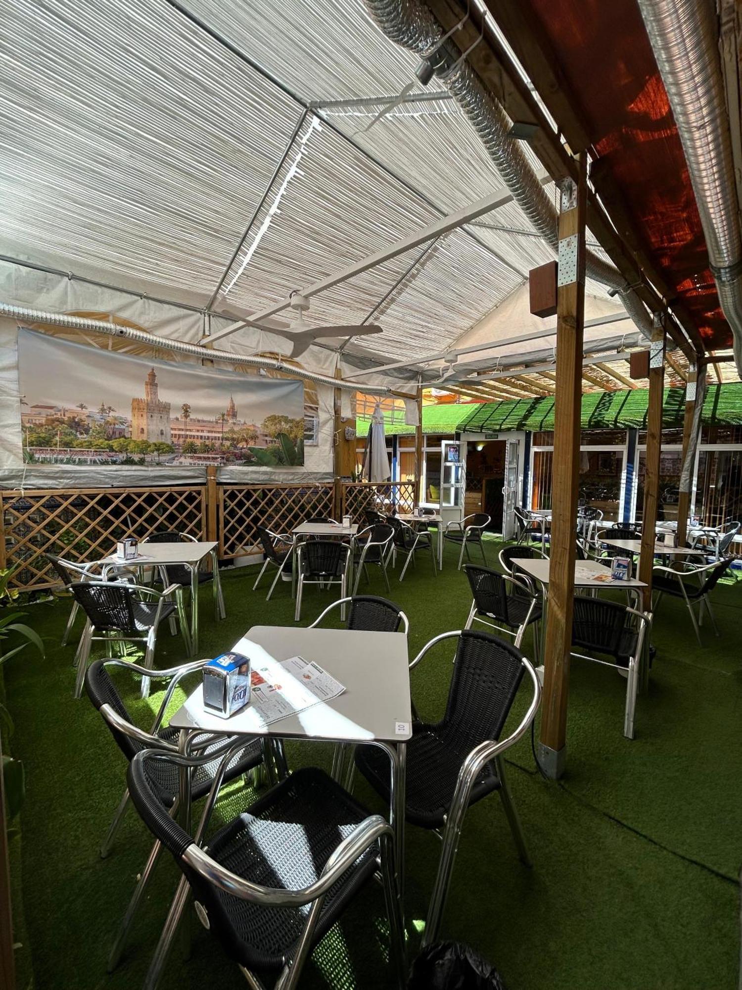 Hostal Avenida Andalucia - Solo Adultos Seville Exterior photo