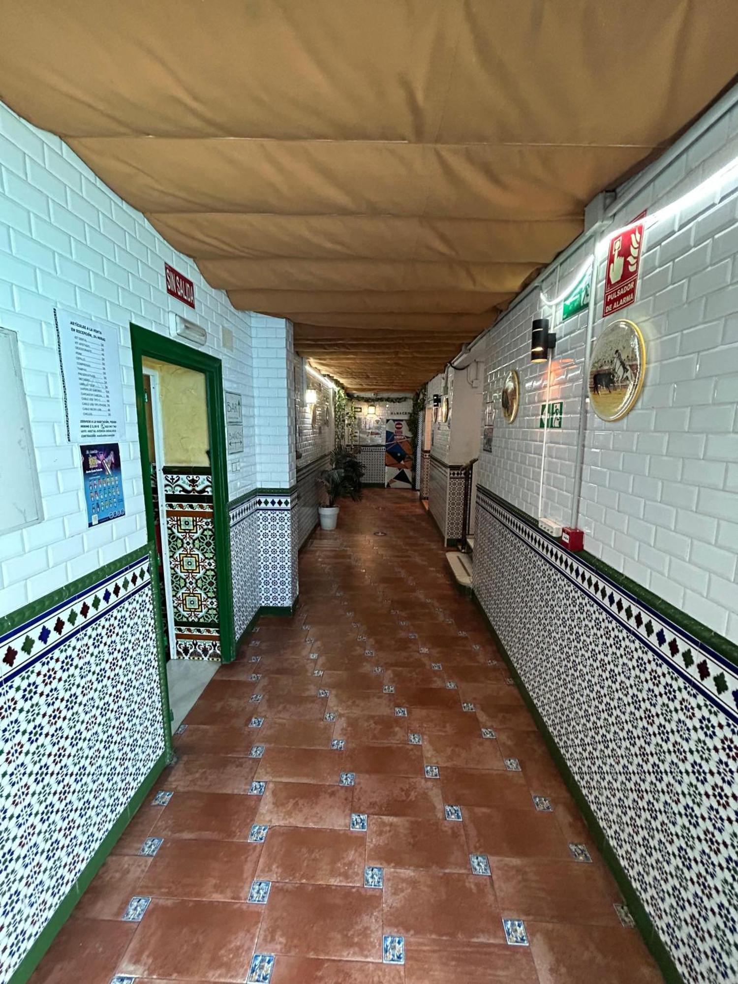 Hostal Avenida Andalucia - Solo Adultos Seville Exterior photo