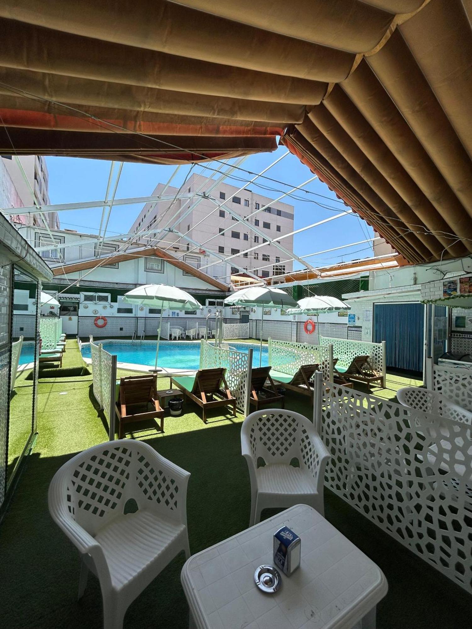 Hostal Avenida Andalucia - Solo Adultos Seville Exterior photo