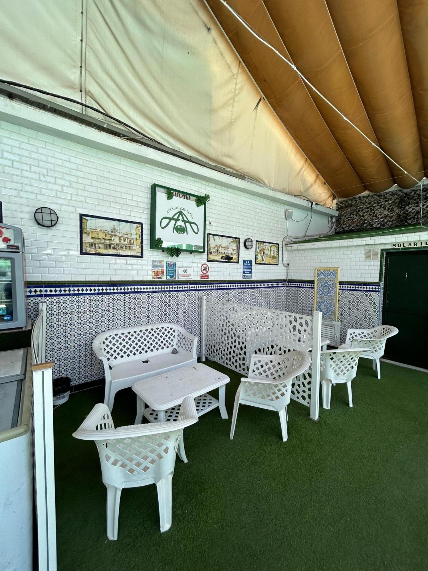 Hostal Avenida Andalucia - Solo Adultos Seville Exterior photo