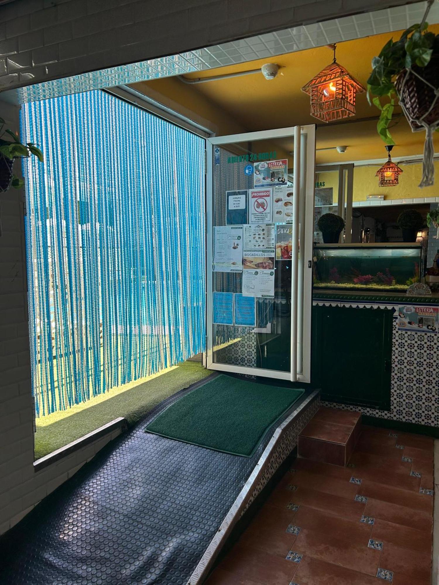 Hostal Avenida Andalucia - Solo Adultos Seville Exterior photo