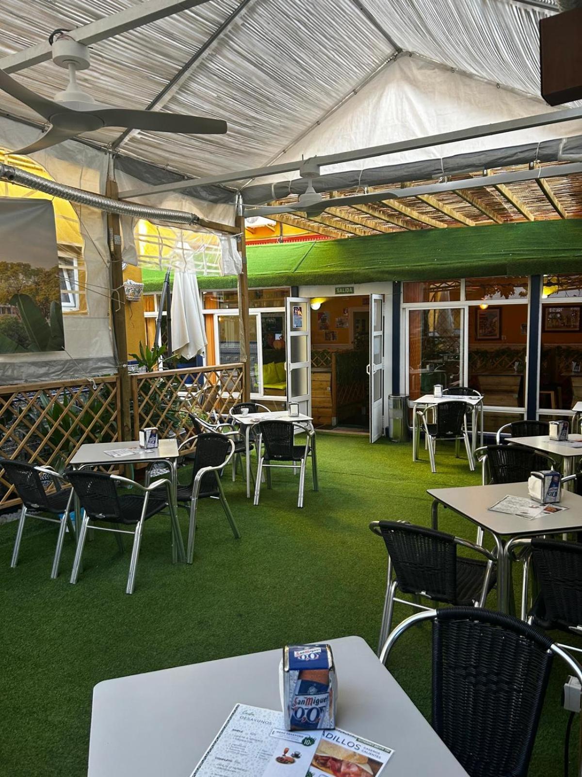 Hostal Avenida Andalucia - Solo Adultos Seville Exterior photo